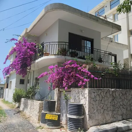 Cosy With Private Balcony *